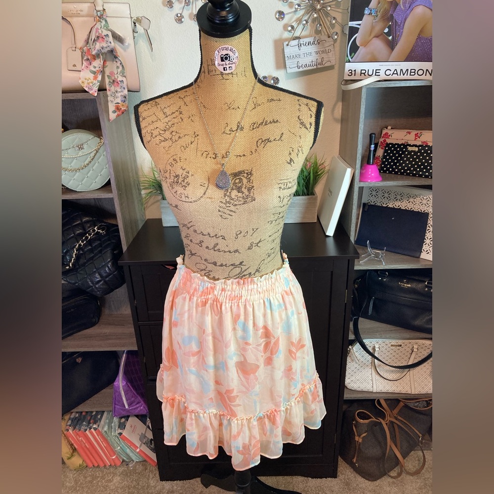Lauren Conrad NWT floral print short skirt size large